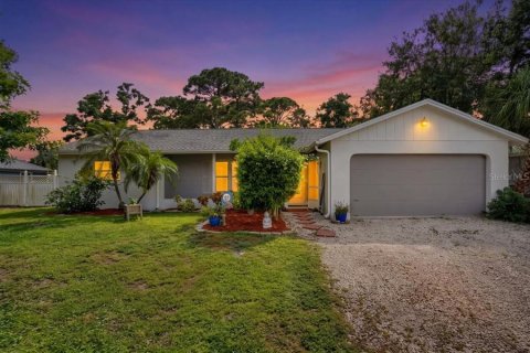 House in Sarasota, Florida 3 bedrooms, 138.89 sq.m. № 2403183