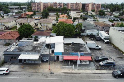 Commercial property in Hialeah, Florida № 1981068 - photo 2