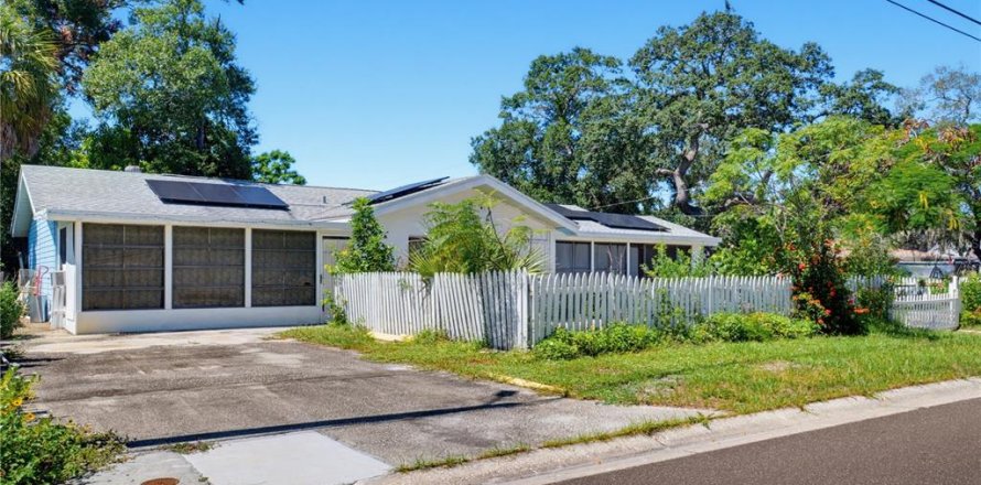 Villa ou maison à Clearwater, Floride 2 chambres, 140.47 m2 № 2389162