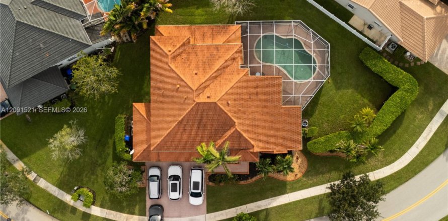 Casa en Pembroke Pines, Florida 4 dormitorios, 287.9 m2 № 2428160