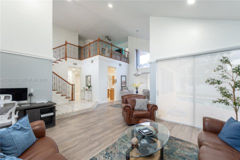 Casa en venta en Pembroke Pines, Florida, 4 dormitorios, 287.9 m2 № 2428160 - foto 6