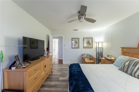 Casa en venta en Pembroke Pines, Florida, 4 dormitorios, 287.9 m2 № 2428160 - foto 13