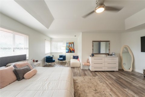 Casa en venta en Pembroke Pines, Florida, 4 dormitorios, 287.9 m2 № 2428160 - foto 9