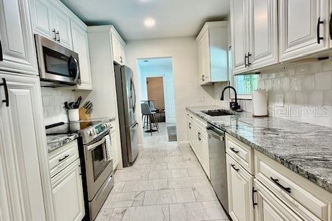 Casa en alquiler en Saint Petersburg, Florida, 3 dormitorios, 150.5 m2 № 1880779 - foto 12