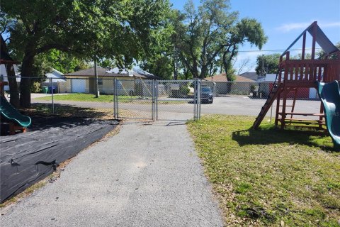 Commercial property in Tampa, Florida 109.25 sq.m. № 1640540 - photo 12