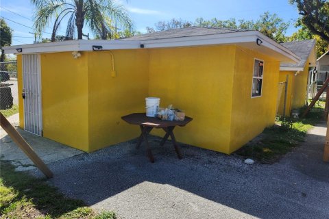 Commercial property in Tampa, Florida 109.25 sq.m. № 1640540 - photo 9