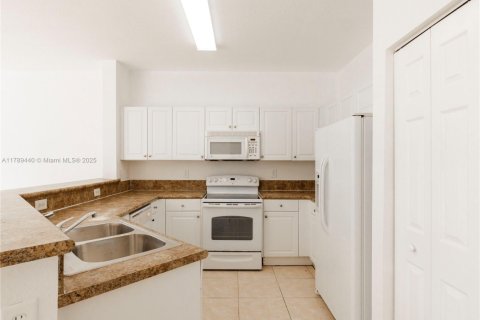 Touwnhouse à vendre à Homestead, Floride: 3 chambres, 153.85 m2 № 1736038 - photo 12