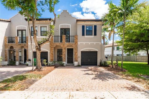 Touwnhouse à vendre à Homestead, Floride: 3 chambres, 153.85 m2 № 1736038 - photo 1