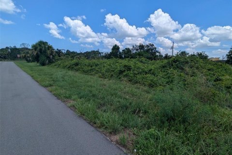 Terreno en Rotonda, Florida № 2225648