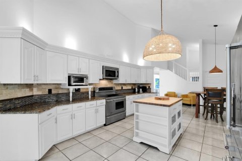 Villa ou maison à vendre à St. Lucie, Floride: 5 chambres, 405.33 m2 № 2429825 - photo 12