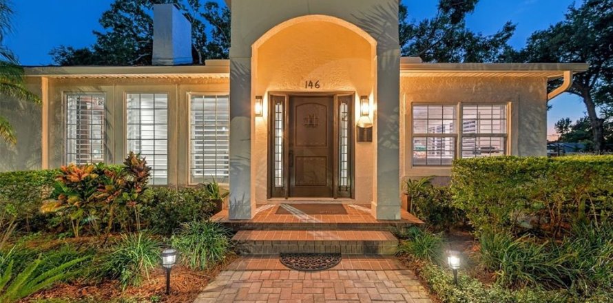 Villa ou maison à Saint Petersburg, Floride 3 chambres, 230.77 m2 № 2422729