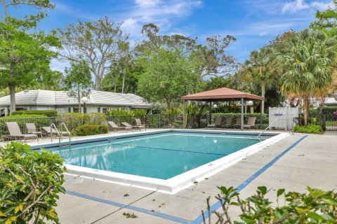House in Pompano Beach, Florida 3 bedrooms, 230.4 sq.m. № 1188561 - photo 1