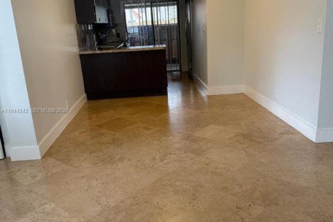 House in Plantation, Florida 2 bedrooms, 89.56 sq.m. № 2002690 - photo 5