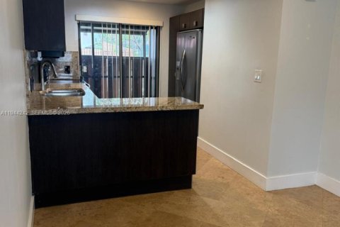 House in Plantation, Florida 2 bedrooms, 89.56 sq.m. № 2002690 - photo 6