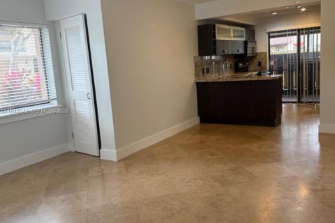 House in Plantation, Florida 2 bedrooms, 89.56 sq.m. № 2002690 - photo 3