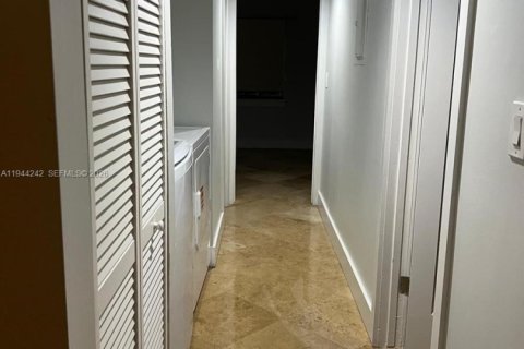 House in Plantation, Florida 2 bedrooms, 89.56 sq.m. № 2002690 - photo 9