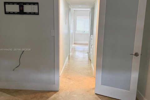 House in Plantation, Florida 2 bedrooms, 89.56 sq.m. № 2002690 - photo 12