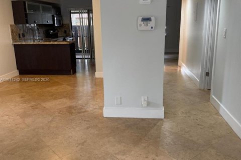 House in Plantation, Florida 2 bedrooms, 89.56 sq.m. № 2002690 - photo 4