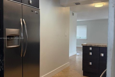 House in Plantation, Florida 2 bedrooms, 89.56 sq.m. № 2002690 - photo 8