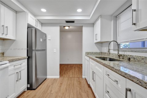 Купить кондоминиум в Дейви, Флорида 2 спальни, 72.65м2, № 1976514 - фото 18