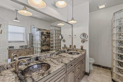 Casa en venta en Sarasota, Florida, 3 dormitorios, 201.41 m2 № 1563010 - foto 25
