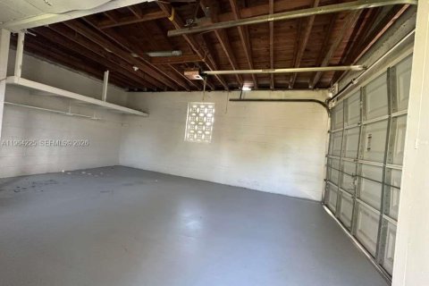 Снять в аренду виллу или дом в Холливуд, Флорида 3 спальни, 138.33м2, № 2027078 - фото 22