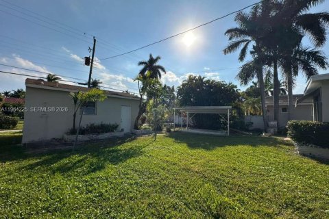 Снять в аренду виллу или дом в Холливуд, Флорида 3 спальни, 138.33м2, № 2027078 - фото 19