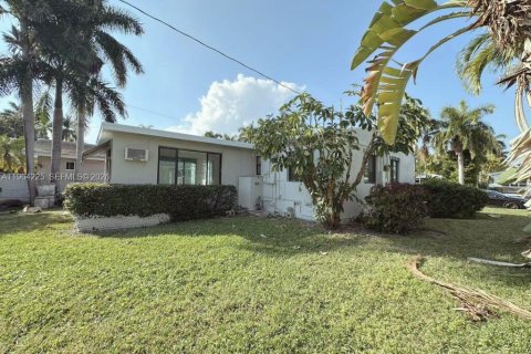 Снять в аренду виллу или дом в Холливуд, Флорида 3 спальни, 138.33м2, № 2027078 - фото 24