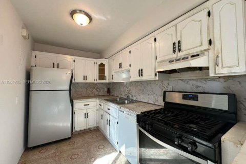 Снять в аренду виллу или дом в Холливуд, Флорида 3 спальни, 138.33м2, № 2027078 - фото 8