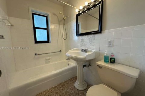 Снять в аренду виллу или дом в Холливуд, Флорида 3 спальни, 138.33м2, № 2027078 - фото 12