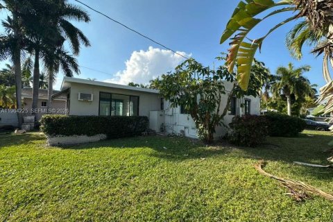 Снять в аренду виллу или дом в Холливуд, Флорида 3 спальни, 138.33м2, № 2027078 - фото 20