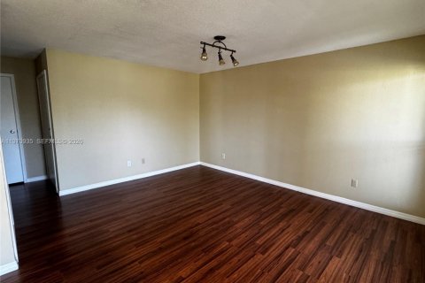 Apartment in Coral Springs, Florida 1 bedroom, 88.26 sq.m. № 2041174 - photo 11