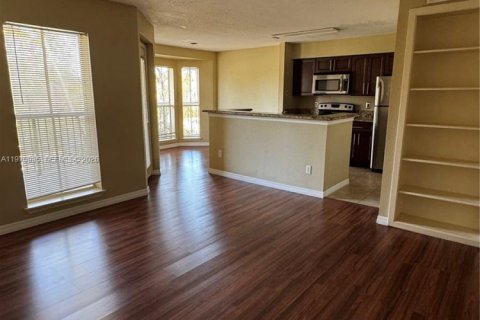 Apartment in Coral Springs, Florida 1 bedroom, 88.26 sq.m. № 2041174 - photo 4