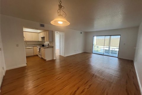 Condominio en alquiler en Punta Gorda, Florida, 2 dormitorios, 86.58 m2 № 1915820 - foto 3