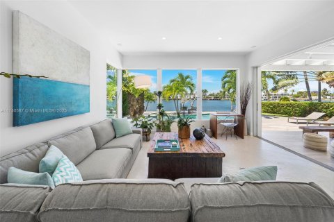 Villa ou maison à louer à Miami Beach, Floride: 4 chambres, 248.23 m2 № 1703593 - photo 5