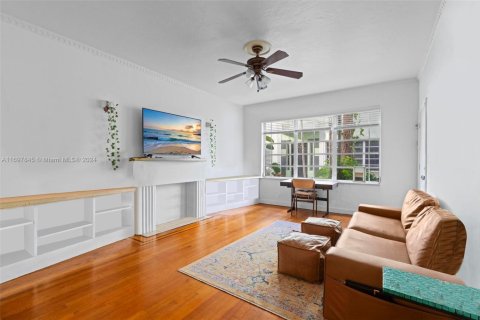 Copropriété à vendre à Miami Beach, Floride: 1 chambre, 50.17 m2 № 1729636 - photo 4