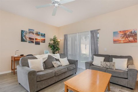 Condo in Davenport, Florida, 4 bedrooms  № 1680430 - photo 7