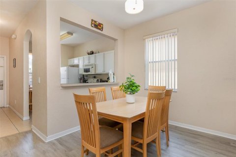 Condo in Davenport, Florida, 4 bedrooms  № 1680430 - photo 9