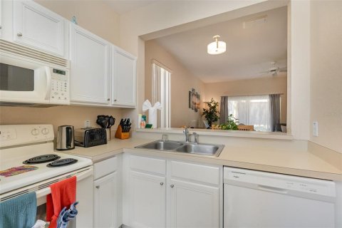 Condo in Davenport, Florida, 4 bedrooms  № 1680430 - photo 11