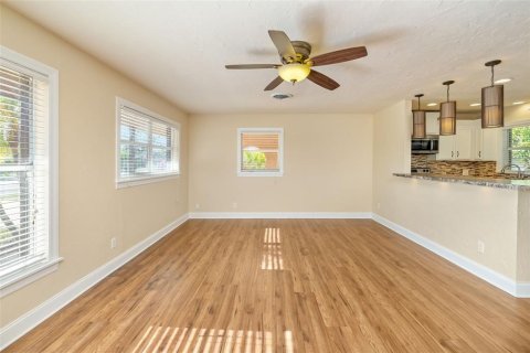 Villa ou maison à vendre à Bradenton, Floride: 2 chambres, 93.83 m2 № 2216345 - photo 12