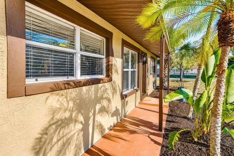 Villa ou maison à vendre à Bradenton, Floride: 2 chambres, 93.83 m2 № 2216345 - photo 7