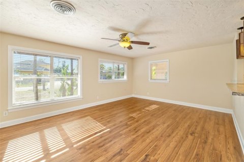 Villa ou maison à vendre à Bradenton, Floride: 2 chambres, 93.83 m2 № 2216345 - photo 13