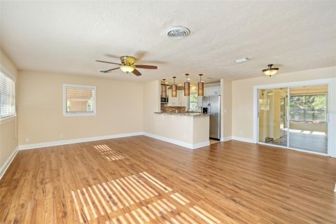 Villa ou maison à vendre à Bradenton, Floride: 2 chambres, 93.83 m2 № 2216345 - photo 9