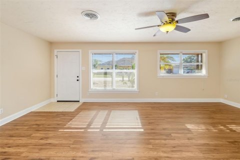 Villa ou maison à vendre à Bradenton, Floride: 2 chambres, 93.83 m2 № 2216345 - photo 10