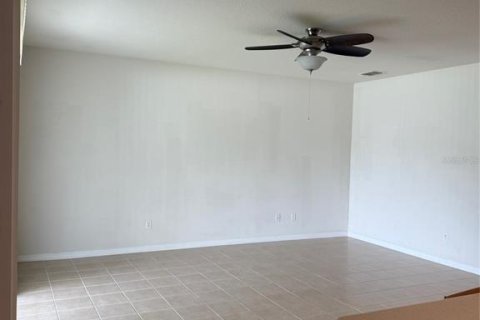 Casa en venta en Lutz, Florida, 5 dormitorios, 268.77 m2 № 1883519 - foto 12