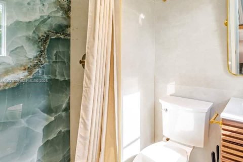 Купить коммерческую недвижимость в Майами-Бич, Флорида 203.46м2, № 2034579 - фото 27