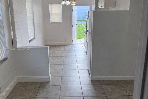Appartement à louer à Hollywood, Floride: 1 chambre, 158.4 m2 № 1821615 - photo 6