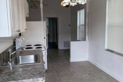 Appartement à louer à Hollywood, Floride: 1 chambre, 158.4 m2 № 1821615 - photo 3