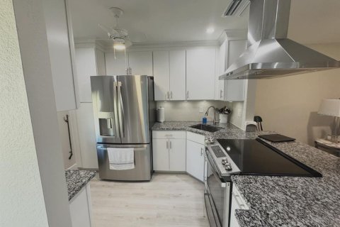 House in Clearwater, Florida 2 bedrooms, 86.86 sq.m. № 2099003 - photo 29