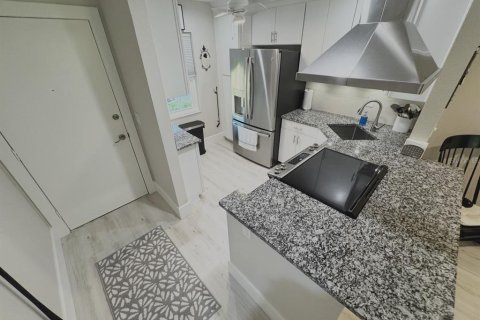 House in Clearwater, Florida 2 bedrooms, 86.86 sq.m. № 2099003 - photo 26